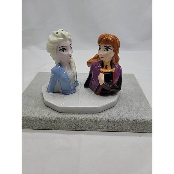 Frozen 2 Anna And Elsa Salt And Pepper Shaker Set Read Description - Picture 1 of 16